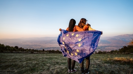 Bakearen eta Europar Batasunaren eginkizunaren ikuspegiak mundu multipolarrean Bakearen eta Europar Batasunaren eginkizunaren ikuspegiak mundu multipolarrean