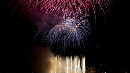 Fuegos artificiales en   Donostia y en el mundo - Homenaje a Rafael Aguirre